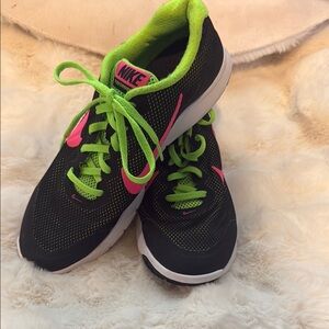 Nike Women's Black and Neon Green Athletic Shoes